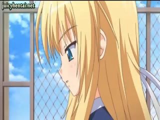 Blondinė anime gražus daro masturbavimas pėdomis
