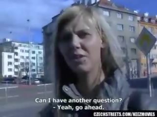 Tjekkisk gater - ilona tar kontanter til offentlig skitten video