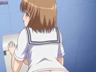 Nastolatka anime figlarka z okrągły cycki