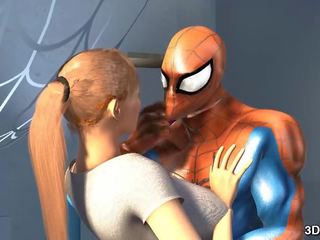 Spider man eikels rondborstig blondine femme fatale