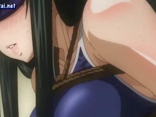 Lascive anime seductress gauna roped į viršų ir sujaudintas